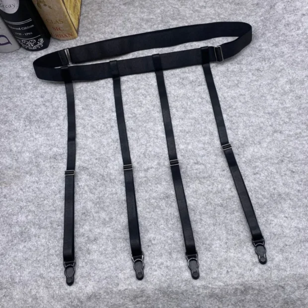 Minimalistyczny pas do pończoch z regulacją