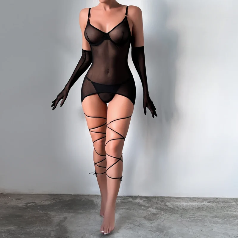 Transparentna halka z dodatkami w stylu boudoir
