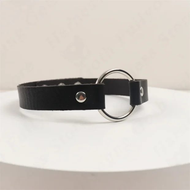 Choker skórzany z metalowym pierścieniem