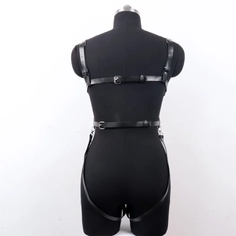 Body harness z pasków i ringów