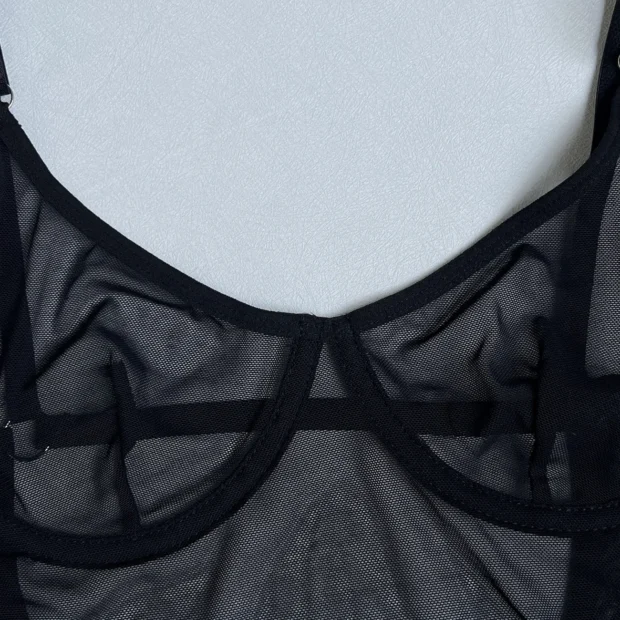 Transparentna halka z dodatkami w stylu boudoir