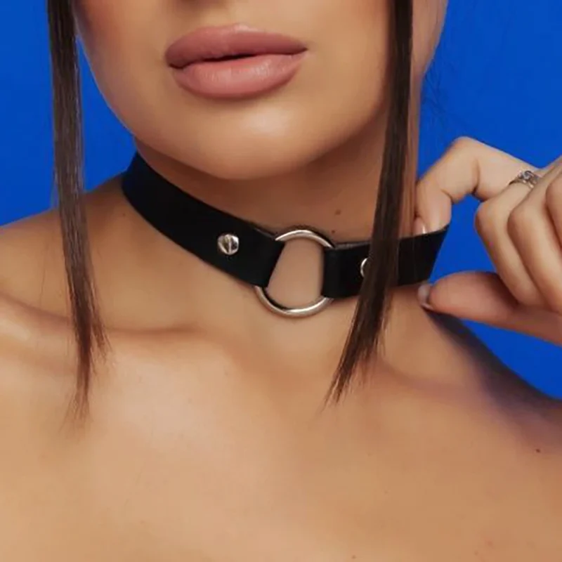 Choker z sercem lub pierścieniem