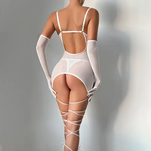 Transparentna halka z dodatkami w stylu boudoir