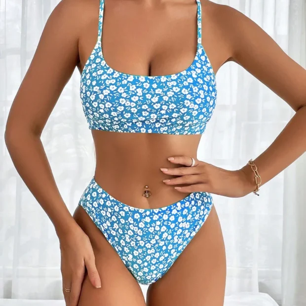 Kwiatowy dwuczęściowy kostium kąpielowy z wysokim stanem