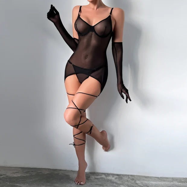 Transparentna halka z dodatkami w stylu boudoir
