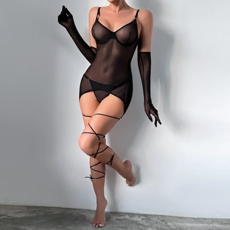 Transparentna halka z dodatkami w stylu boudoir