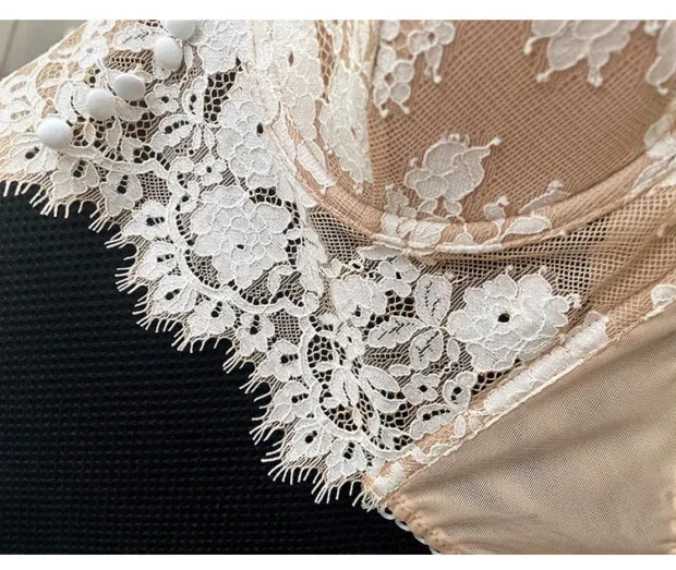 Koronkowy biustonosz typu bralette z efektem push-up