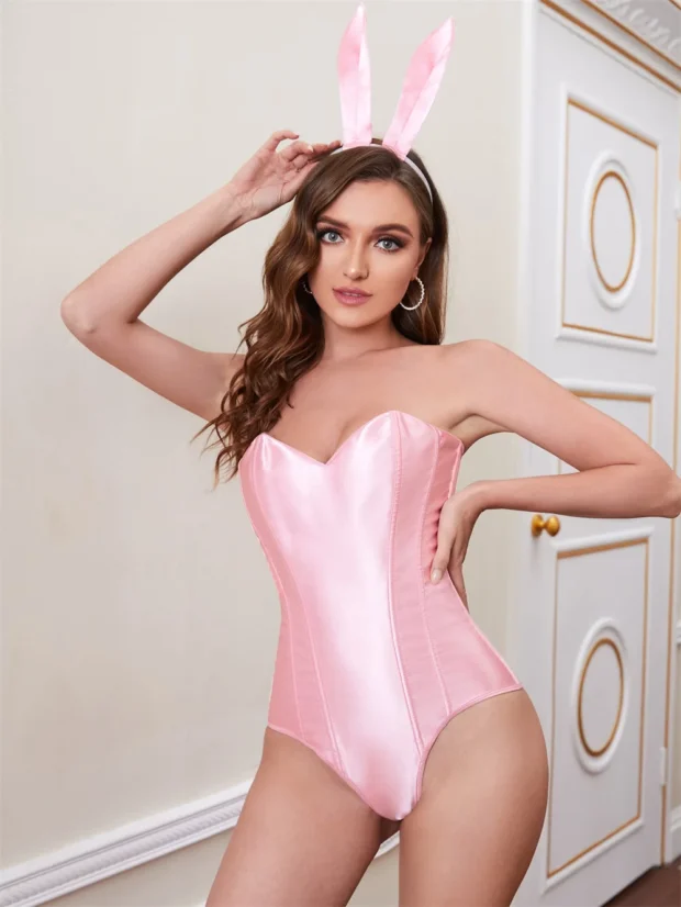 Kostium króliczka z gorsetowym body