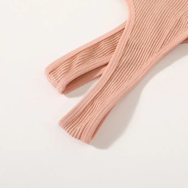 Bralette bezszwowy z prążkowanej dzianiny i głębokim dekoltem