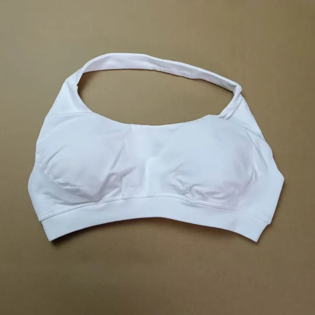 Bezszywowy biustonosz sportowy typu halter