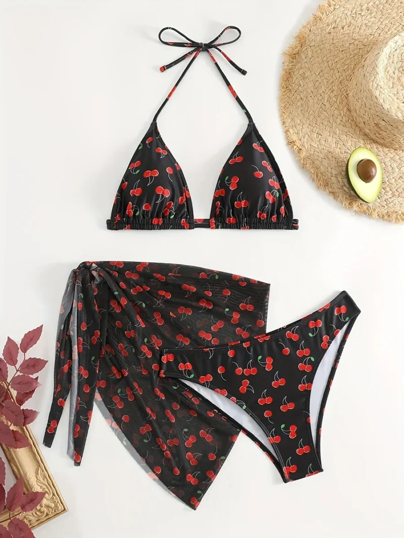 Trzyczęściowe bikini z wiązanym pareo i trójkątną górą