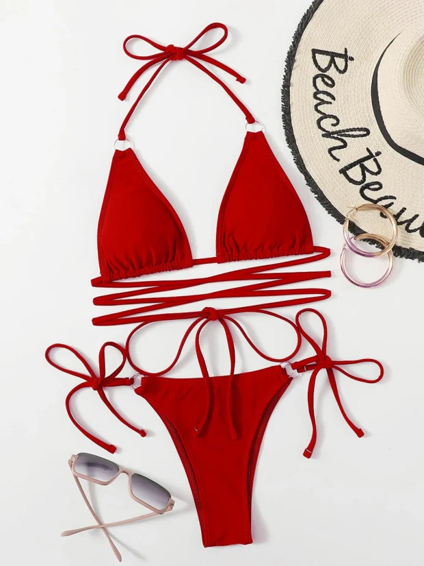 Bikini z wiązaniem w talii i metalowymi akcentami