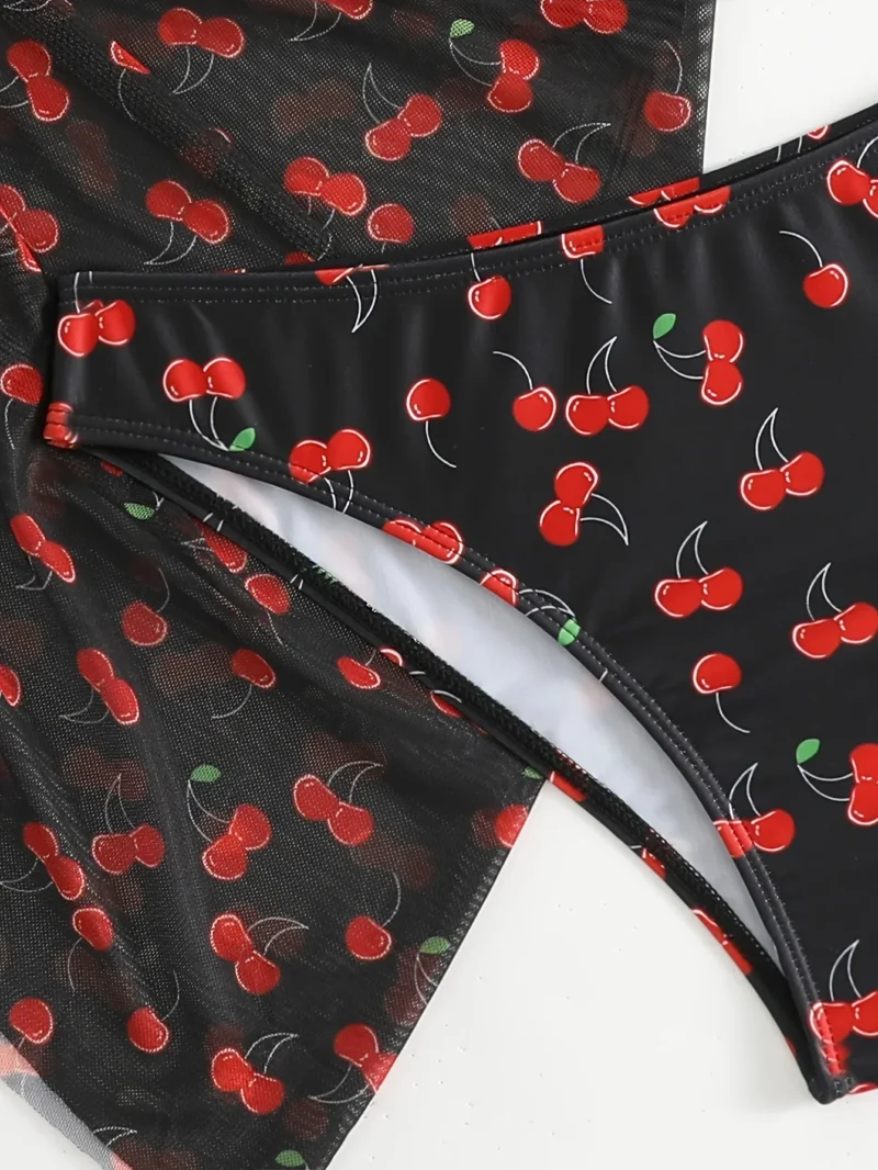 Trzyczęściowe bikini z wiązanym pareo i trójkątną górą