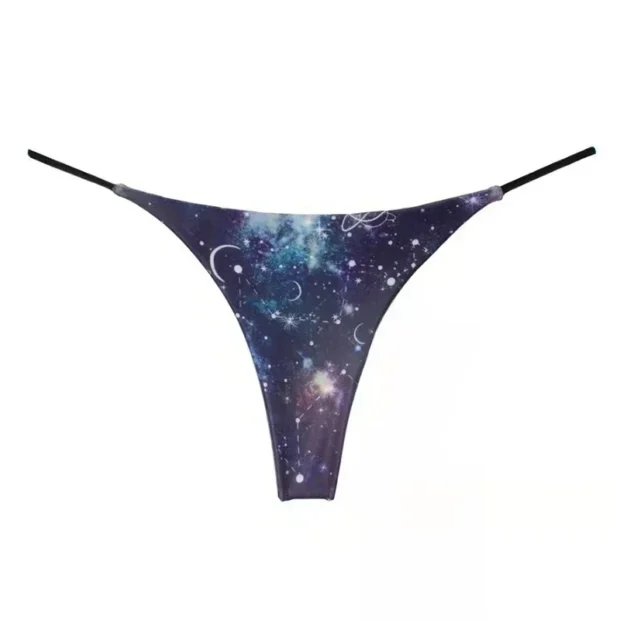 Wzorzyste stringi typu micro z cienkimi paskami