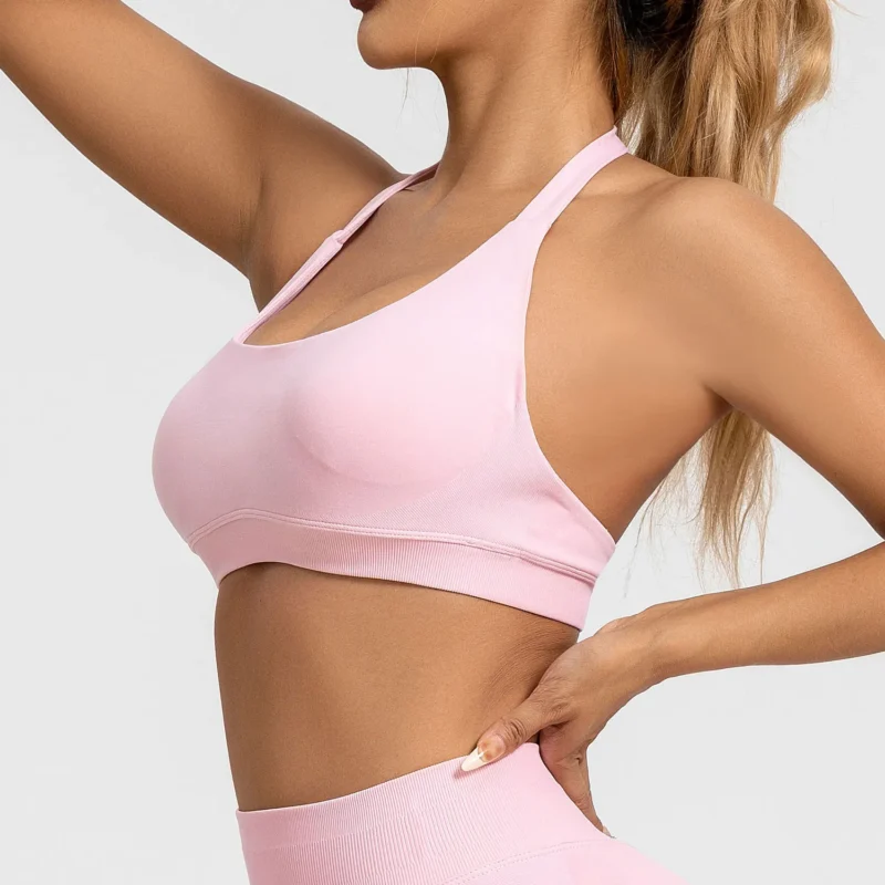 Bezszywowy biustonosz sportowy typu halter