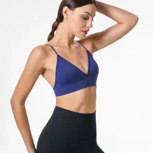 Bralette z trójkątnymi miseczkami i dekoltem V