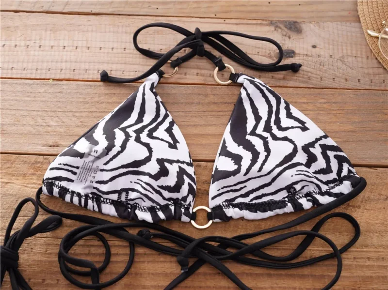Bikini z wiązaniem wokół talii i zwierzęcym wzorem