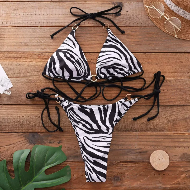 Bikini z wiązaniem wokół talii i zwierzęcym wzorem