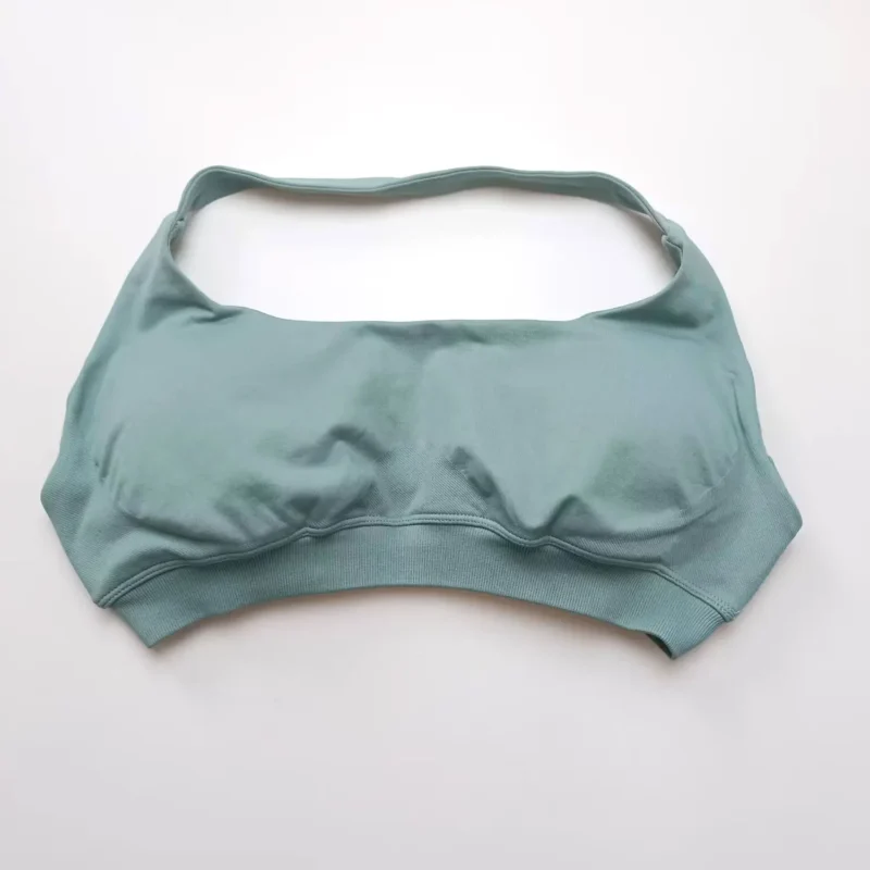 Bezszywowy biustonosz sportowy typu halter