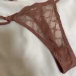 Przezroczysty komplet bielizny z haftowanym wzorem photo review