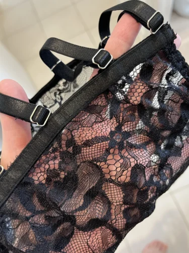 Koronkowy komplet bielizny z gorsetowym biustonoszem i spódniczką photo review