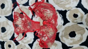 Transparentny komplet bielizny z haftem w kształcie wachlarza photo review