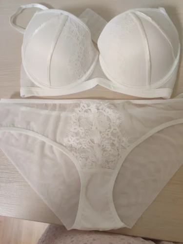 Komplet bielizny z koronkowym haftem i pełną miseczką photo review