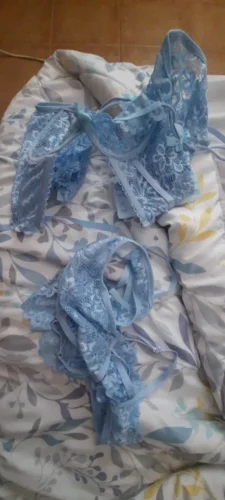 Koronkowy komplet bielizny z wiązaniem i stringami photo review