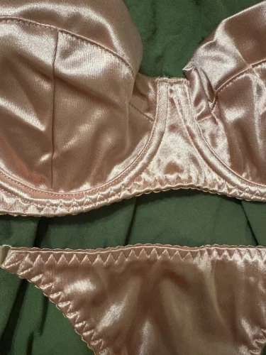 Satynowy komplet bielizny push-up z fiszbinami photo review