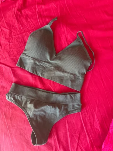 Komplet bielizny bezszwowej z topem typu bralette i wygodnymi figami photo review