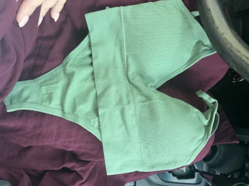 Komplet bielizny bezszwowej z topem typu bralette i wygodnymi figami photo review