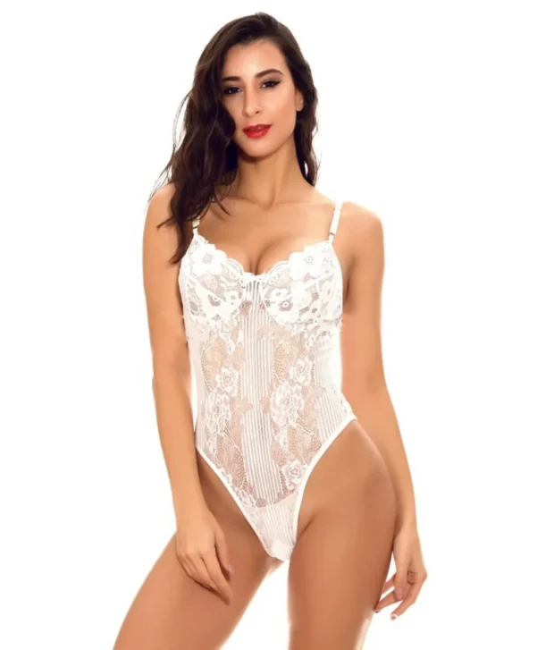 Body koronkowe z wycięciem typu string i ramiączkami