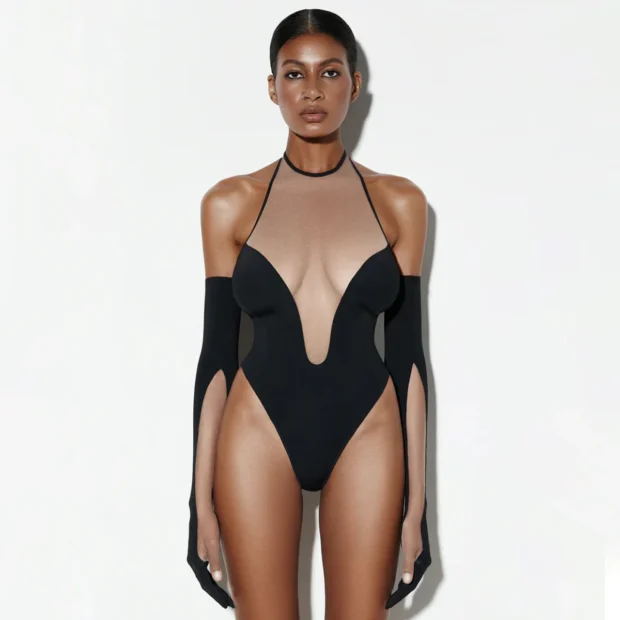 Body z iluzją dekoltu, halterem i długimi rękawami off-shoulder
