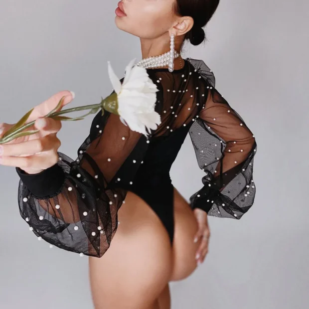 Body z tiulową górą i rękawami w kropki