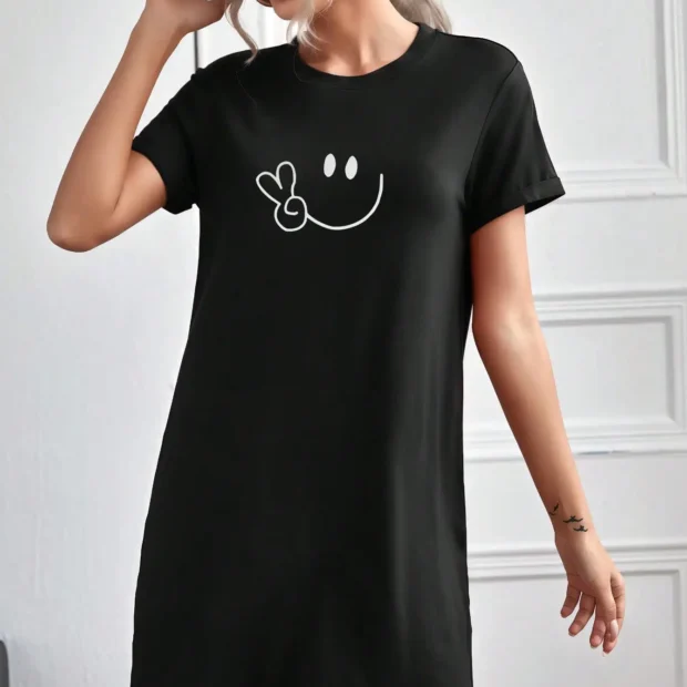 Koszula nocna mini z graficznym nadrukiem