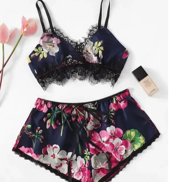 Dwuczęściowy komplet bielizny nocnej z kwiatowym wzorem i koronką