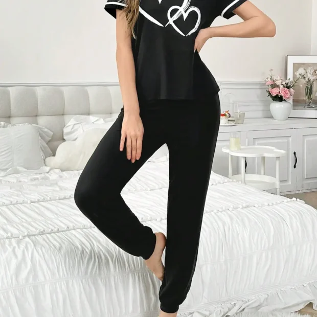 Dwuczęściowa piżama damska z motywem serc