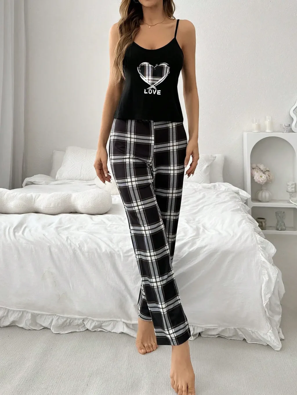 Dwuczęściowy zestaw piżamowy z nadrukiem i spodniami w kratę