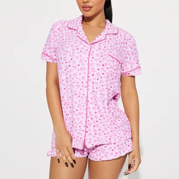 Dwuczęściowy komplet damski z krótkimi rękawami i szortami