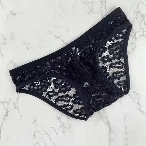 Figi damskie z ażurowym wzorem