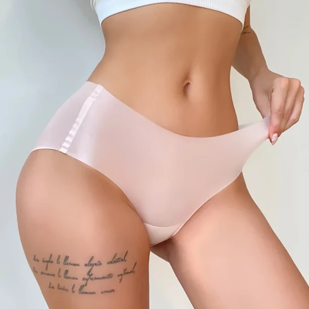 Gładkie figi damskie o bezszwowym wyglądzie