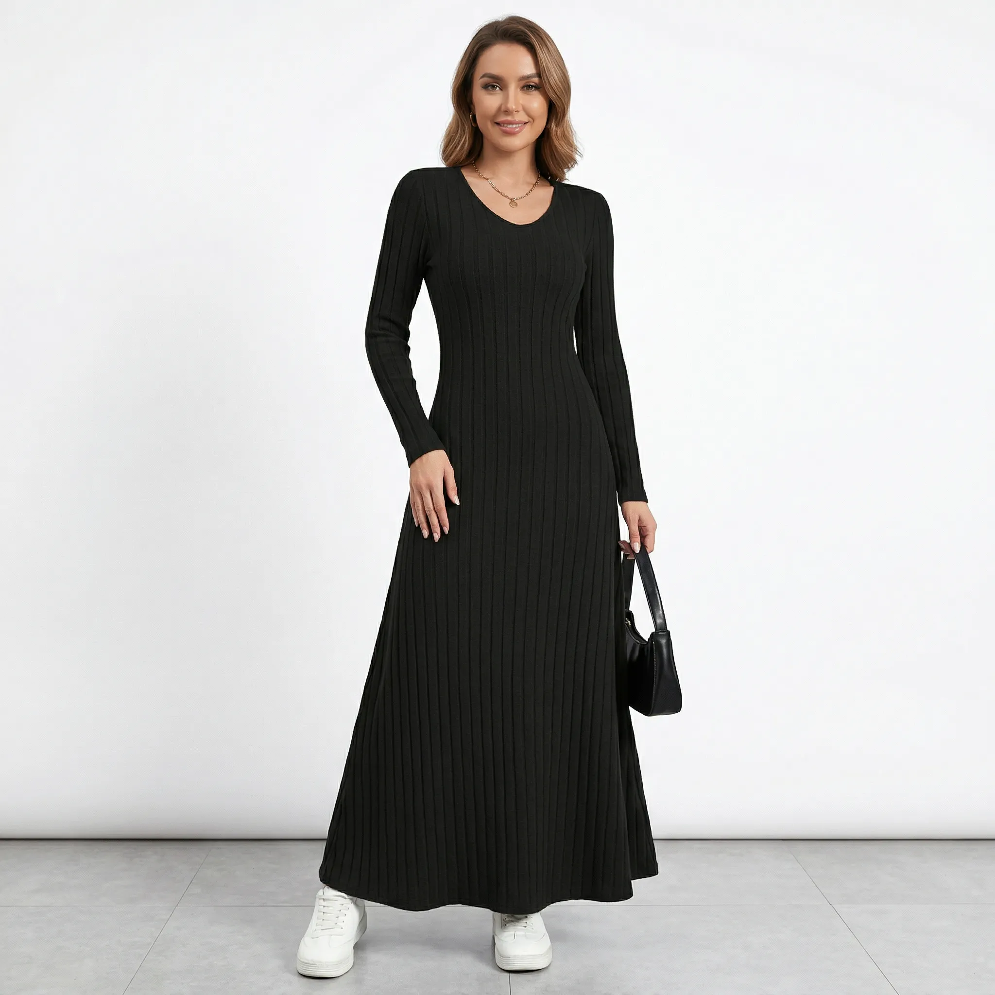 Długa prążkowana sukienka maxi o dopasowanym fasonie