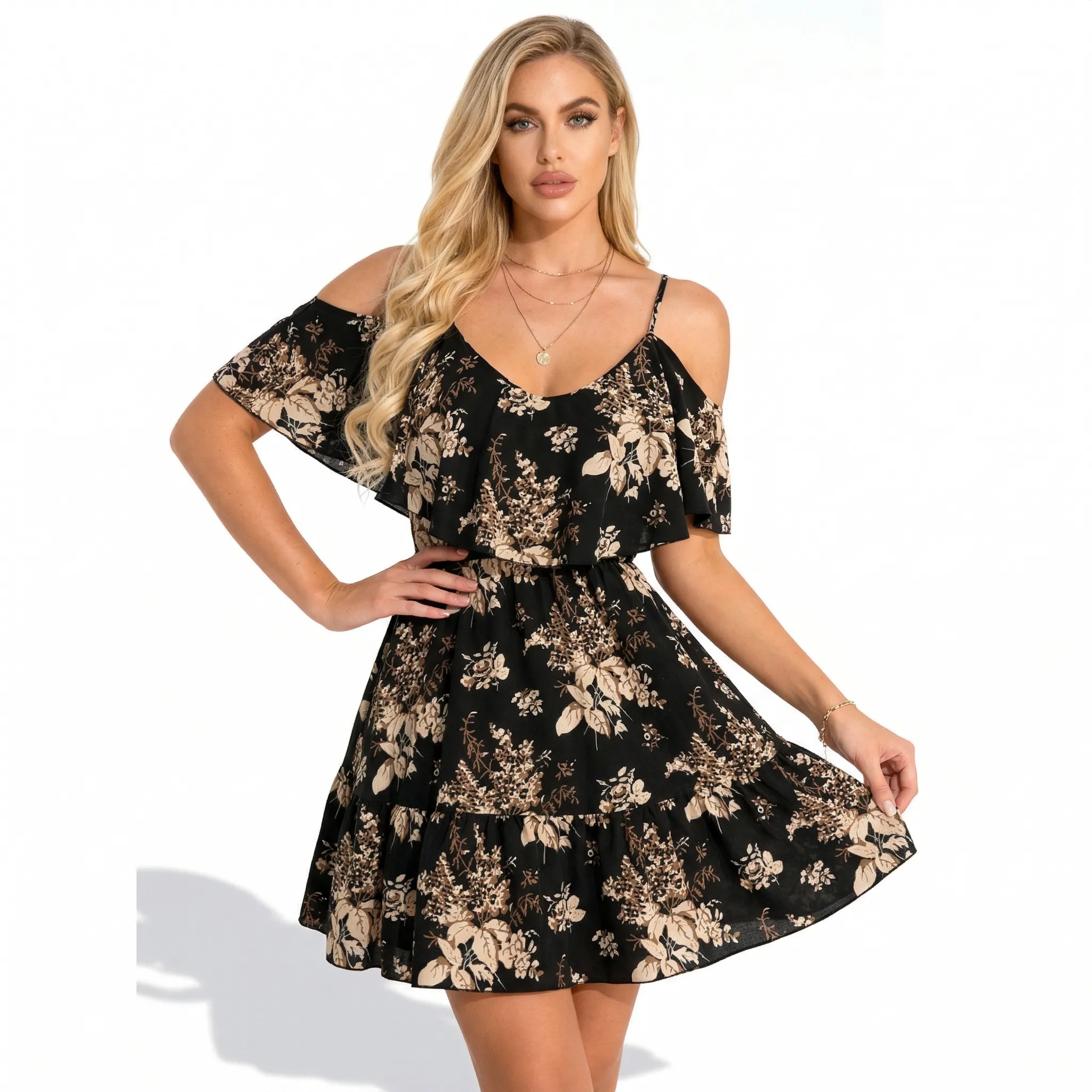 Sukienka mini z falbaną i odkrytymi ramionami